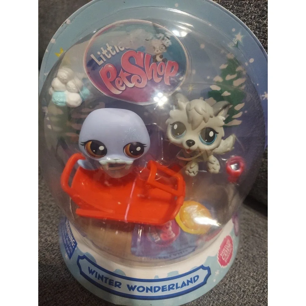 Littlest‎ Pet Shop G7 Winter Wonderland Snow Globe Walrus #17 and Wolf #20